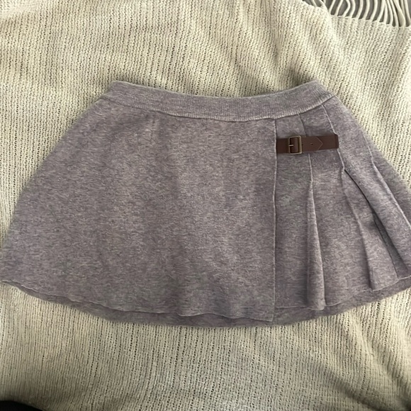 Carver Cloud Knit Skort by Frankies Bikinis - Picture 3 of 6